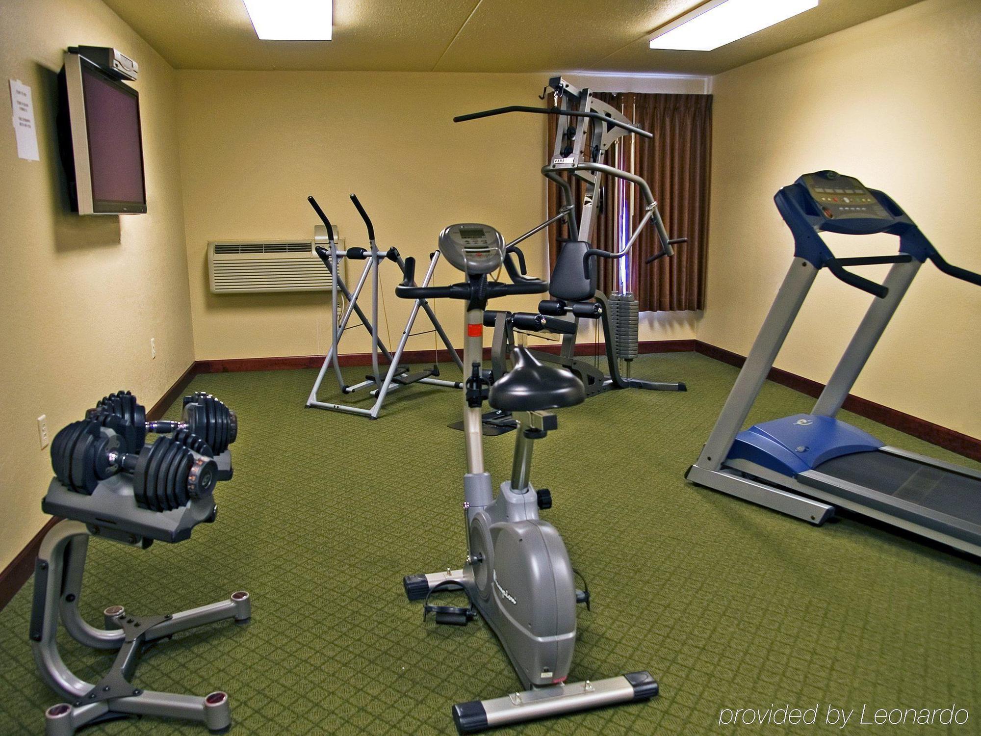 Baymont By Wyndham Mandan Bismarck Area Hotel Екстериор снимка